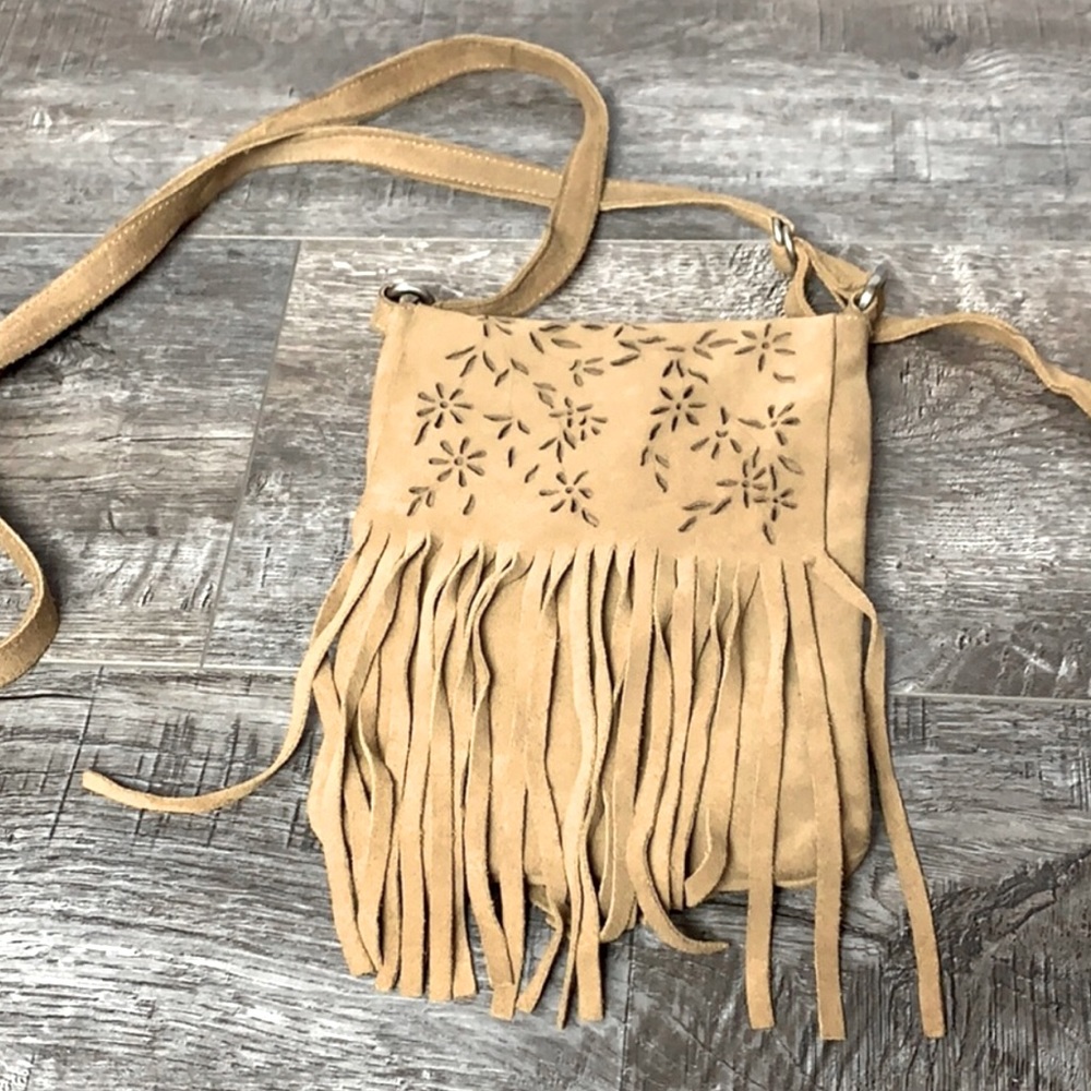 THE LIMITED Genuine Leather Crossbody Bag w  Fringe, EUC BG01